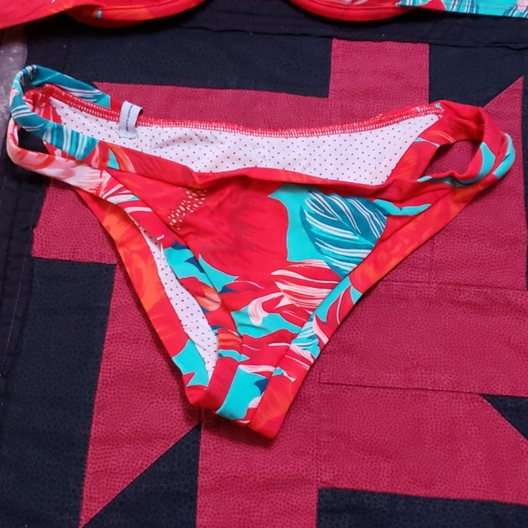 Swimming suit - Picture 2 of 4